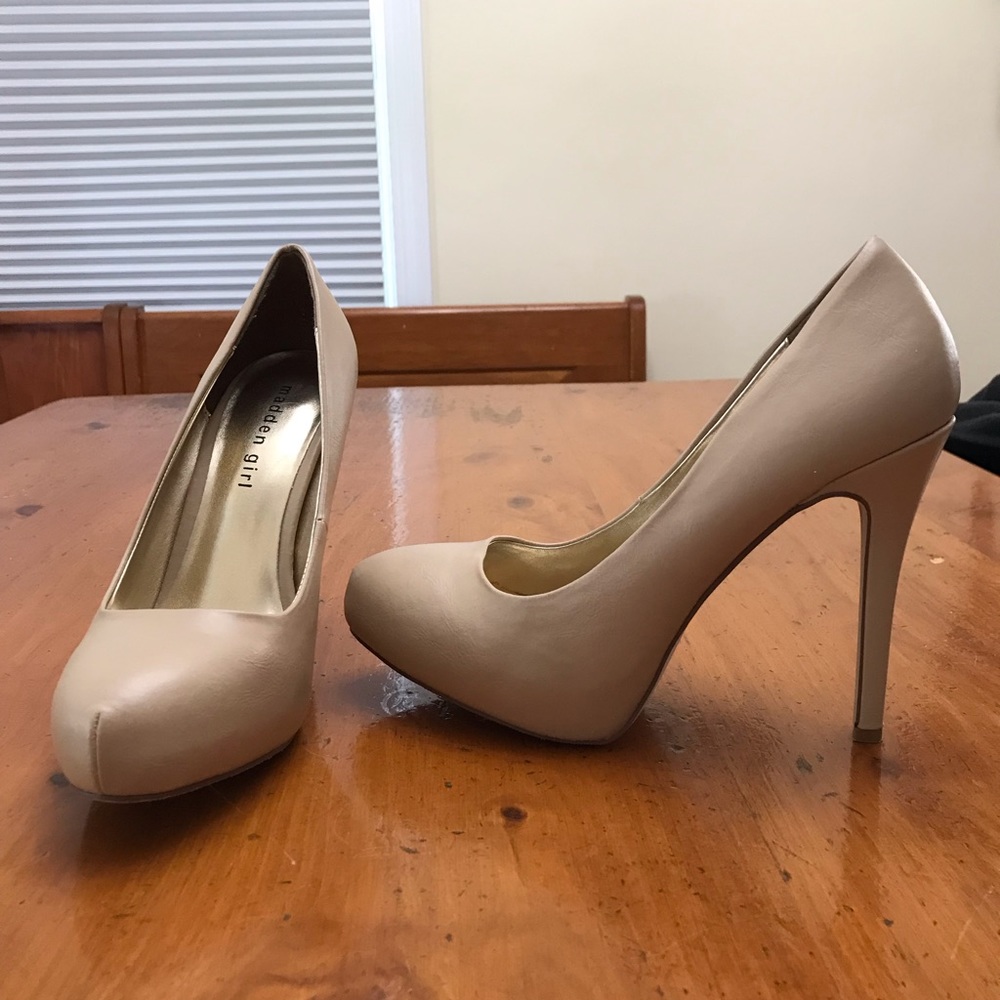 Madden Girl Nude Pumps